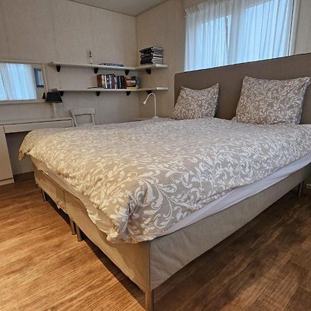 Chalet Buutengeweun, Met Luxe Jacuzzi En Tonsauna Sint Annaland Eksteriør billede