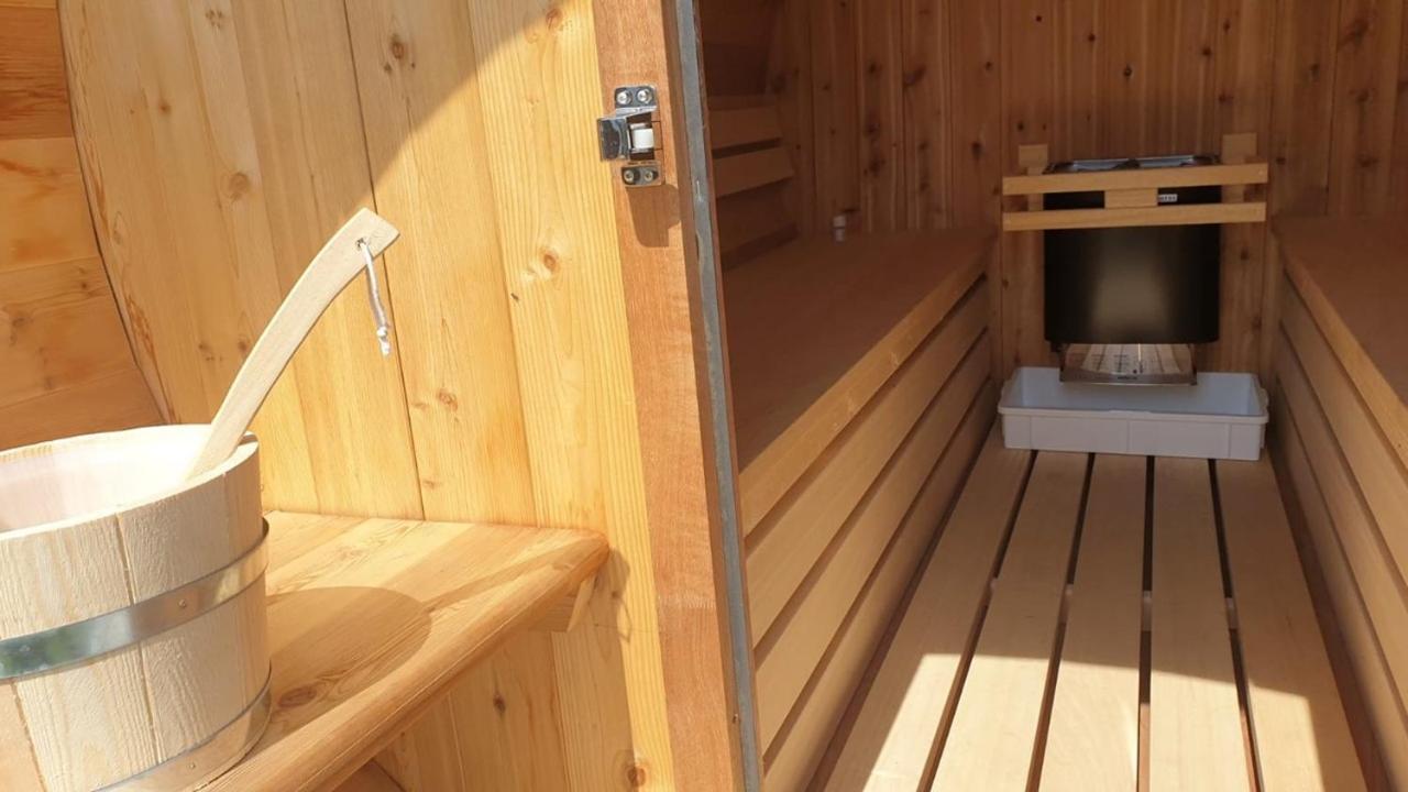 Chalet Buutengeweun, Met Luxe Jacuzzi En Tonsauna Sint Annaland Eksteriør billede