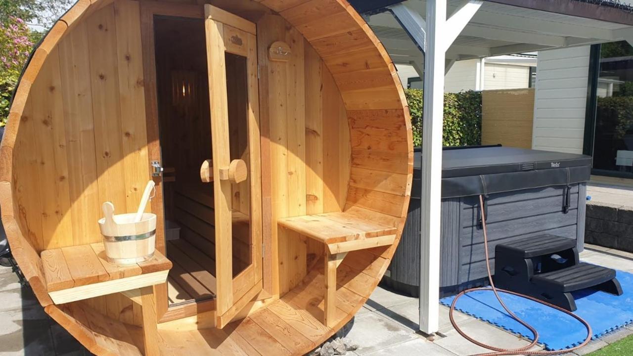 Chalet Buutengeweun, Met Luxe Jacuzzi En Tonsauna Sint Annaland Eksteriør billede