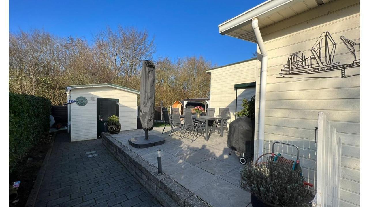 Chalet Buutengeweun, Met Luxe Jacuzzi En Tonsauna Sint Annaland Eksteriør billede